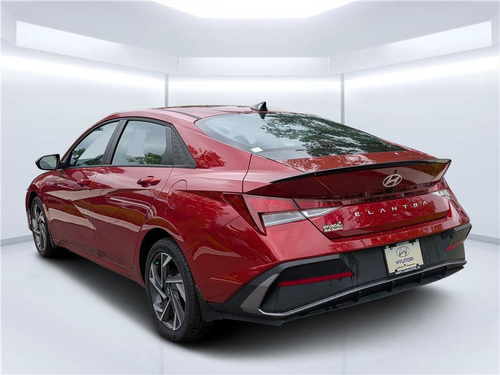 2025 Hyundai Elantra SEL - Photo 7