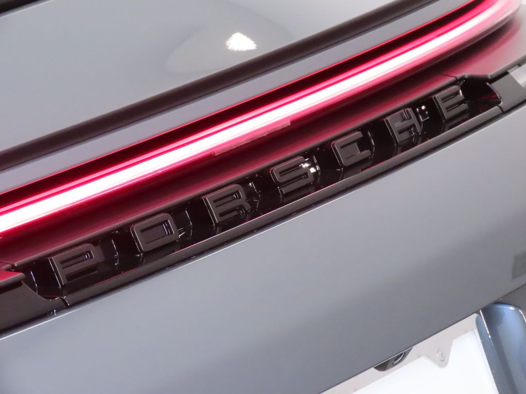 Thumbnail: 2026 Porsche 911 - 12