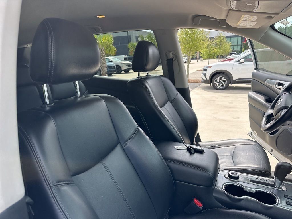 2020 Brilliant Silver Metallic Nissan Pathfinder SL 4X4 SUV