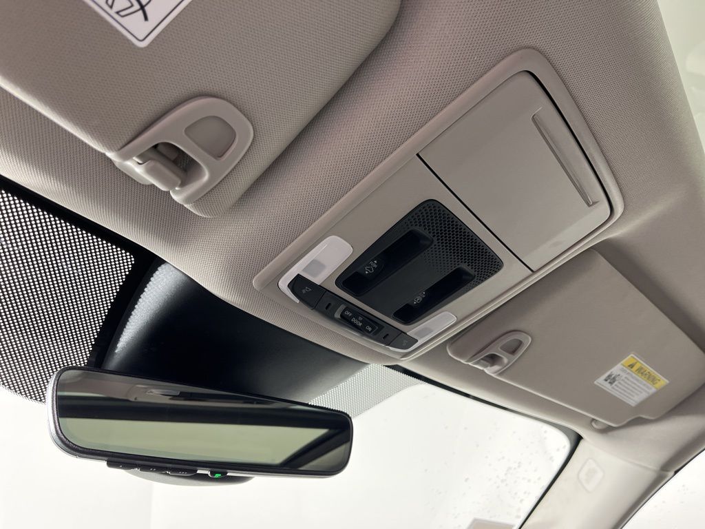 2025 Honda Pilot Touring 27