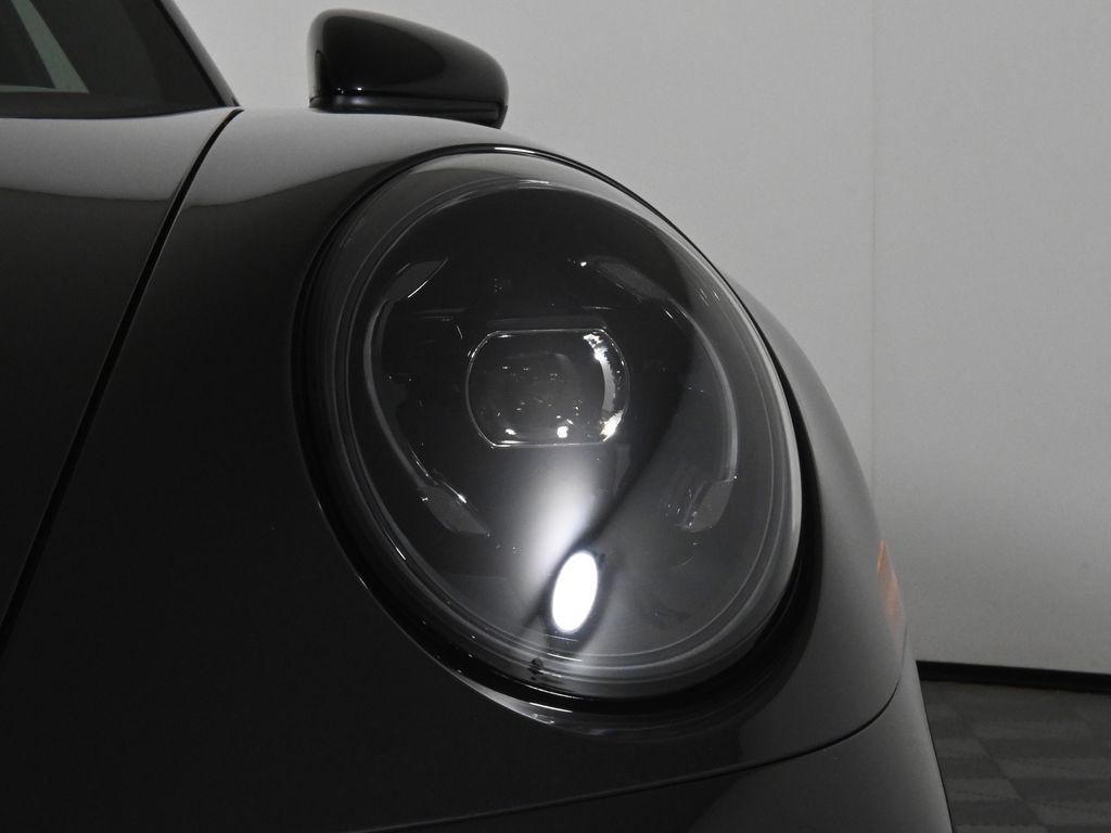 Thumbnail: 2026 Porsche 911 - 11