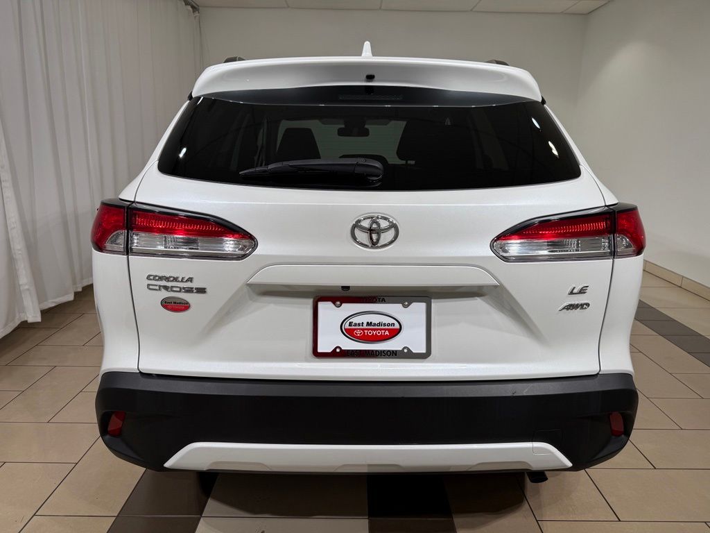 Thumbnail: 2022 Toyota Corolla Cross - 4