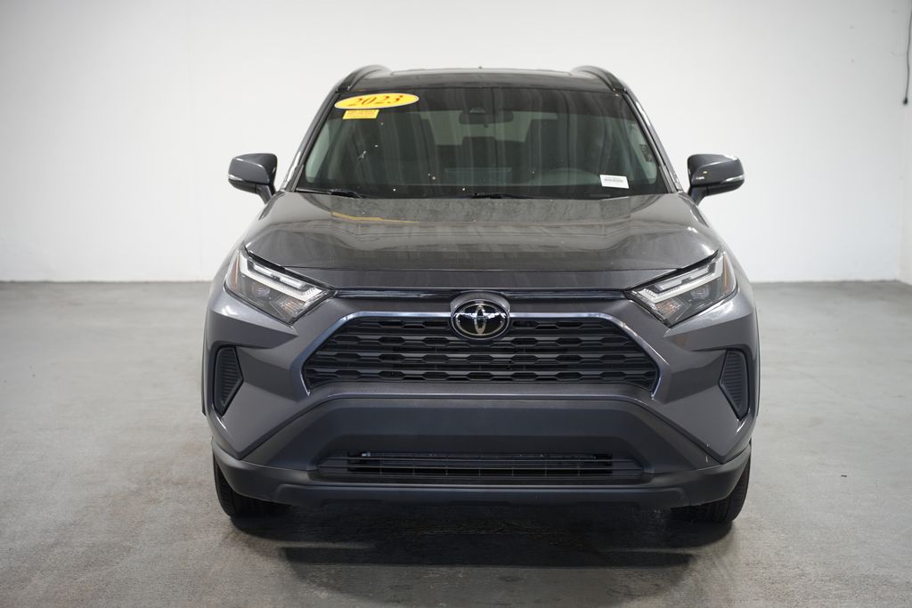 2023 Toyota RAV4 XLE 2