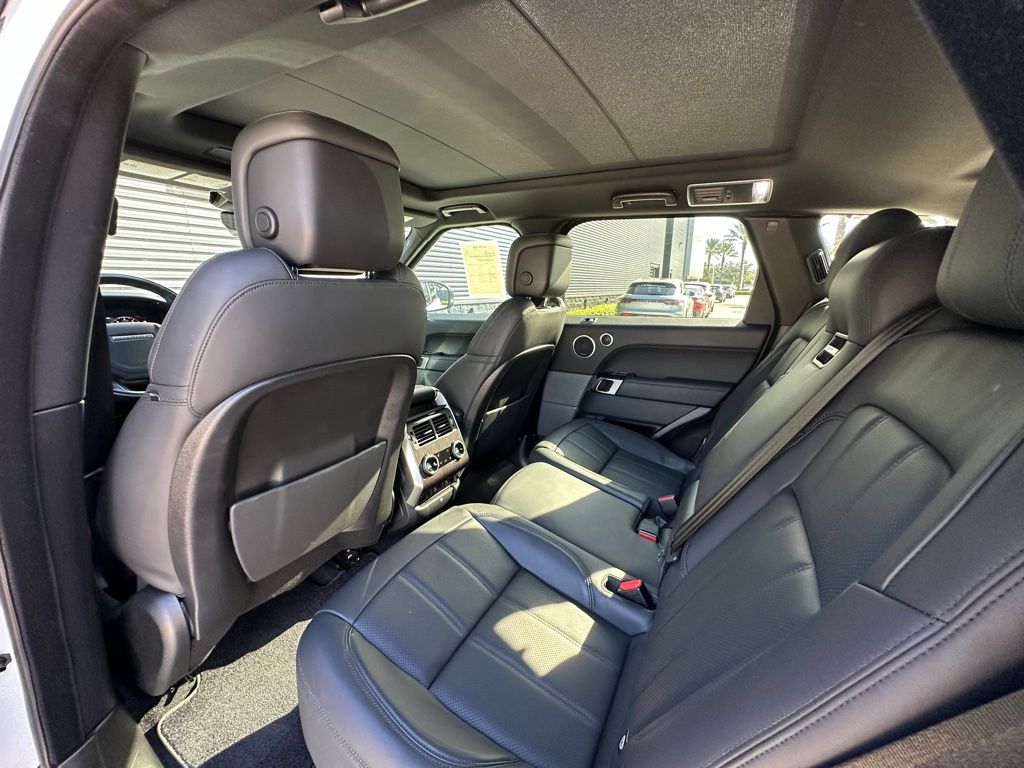 Thumbnail: 2022 Land Rover Range Rover Sport - 32