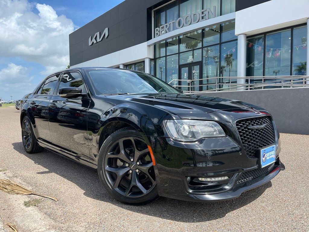2023 Chrysler 300 Touring L RWD