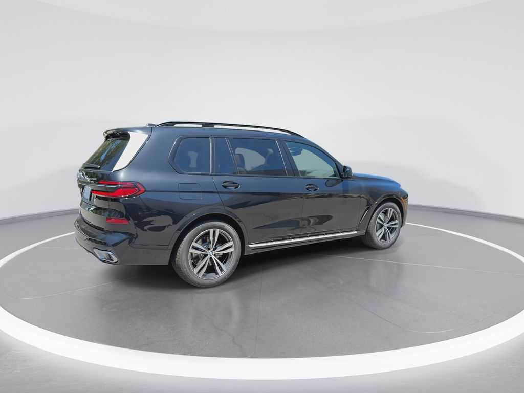 Thumbnail: 2027 BMW X7 - 8