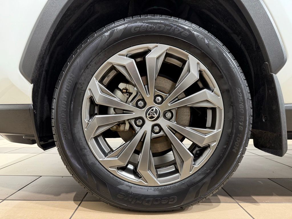 Thumbnail: 2025 Toyota RAV4 - 9