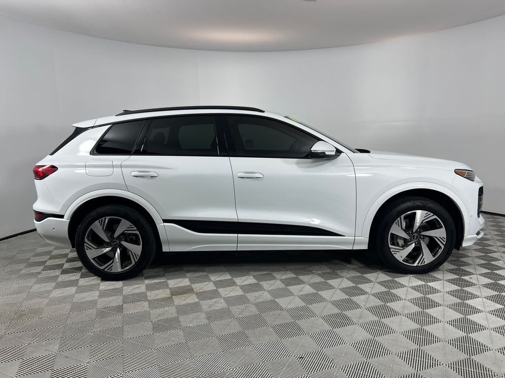 Thumbnail: 2025 Audi Q6 e-tron - 6