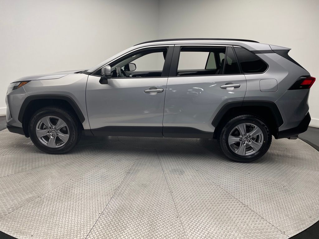 2024 Toyota RAV4 XLE 8