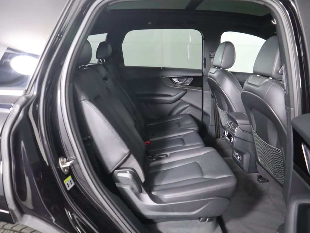 Thumbnail: 2019 Audi Q7 - 23