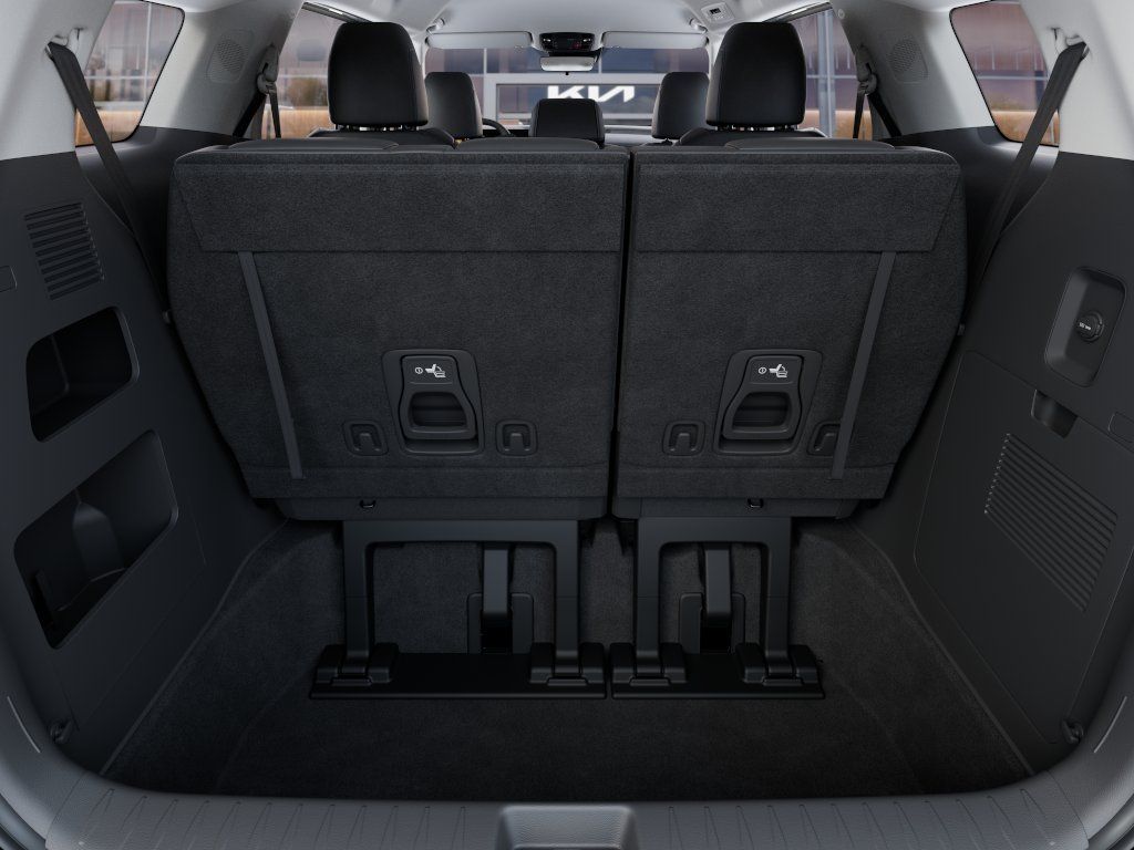 New 2027 Ceramic Silver Kia LXS image 19