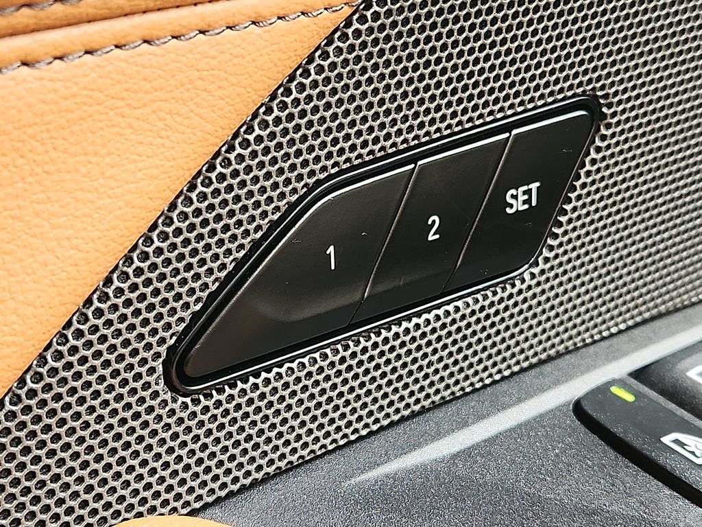 Thumbnail: 2025 BMW i4 - 24