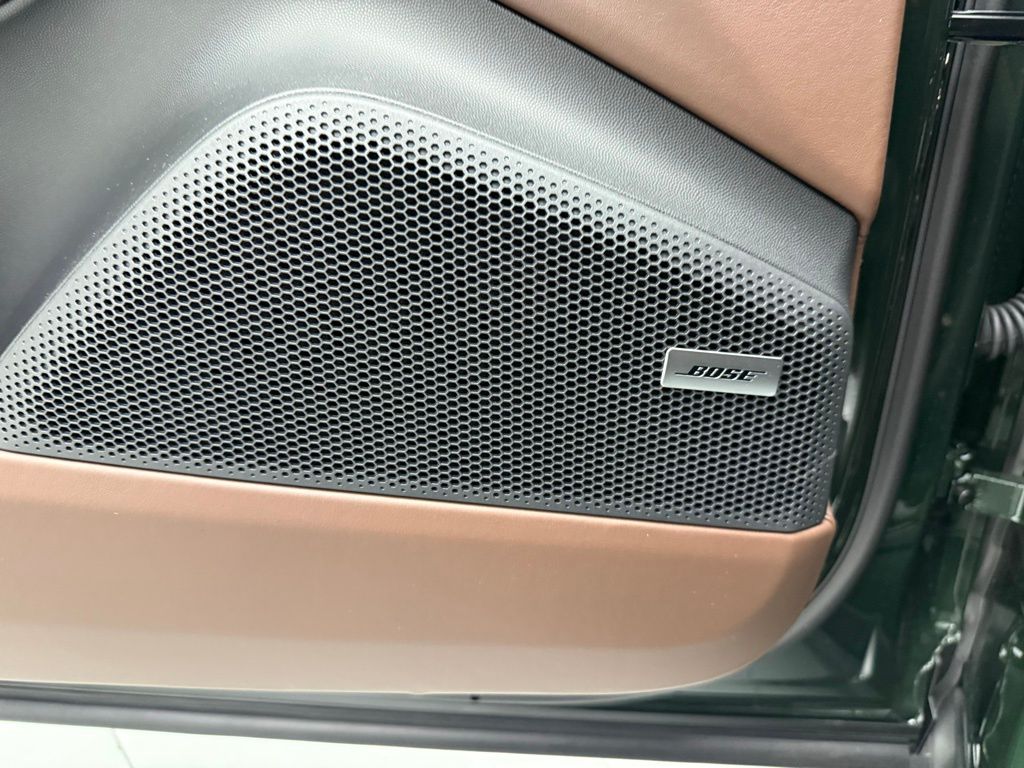 Thumbnail: 2026 Porsche Macan - 21