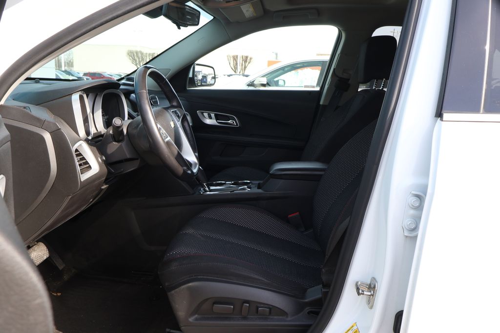 Thumbnail: 2017 Chevrolet Equinox - 11