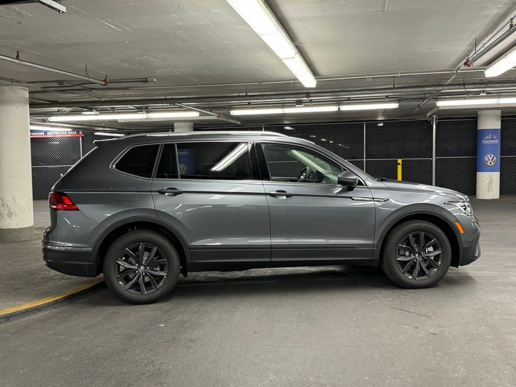 2024 Volkswagen Tiguan 2.0T SE 38