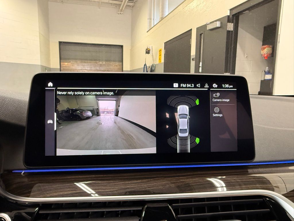 Thumbnail: 2023 BMW 5 Series - 17