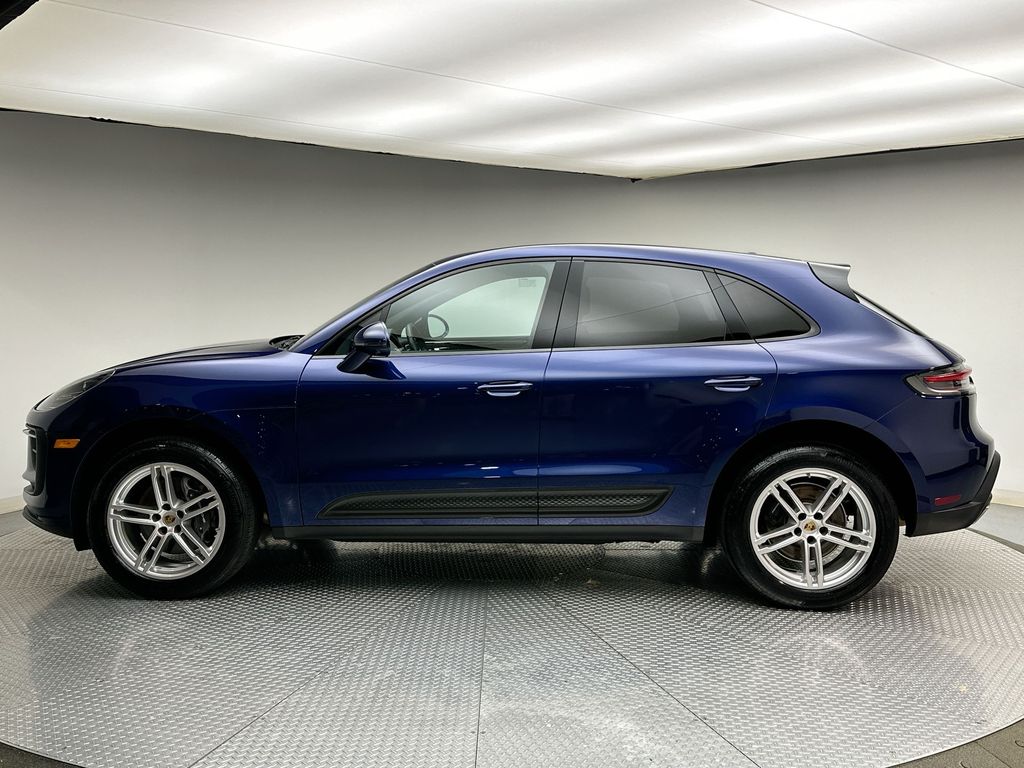 Thumbnail: 2024 Porsche Macan - 2