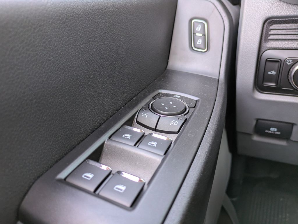 2025 Ford F-350 Chassis XL