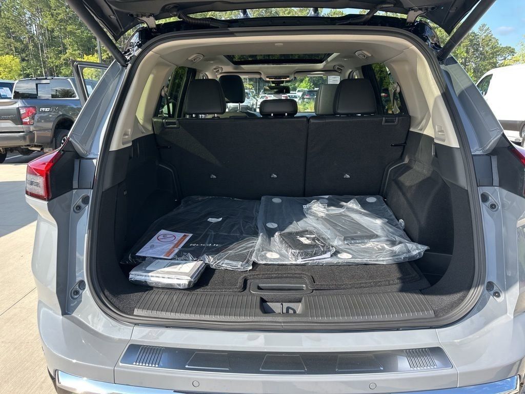 2025 Boulder Gray Pearl/Super Black Nissan Rogue Platinum FWD SUV