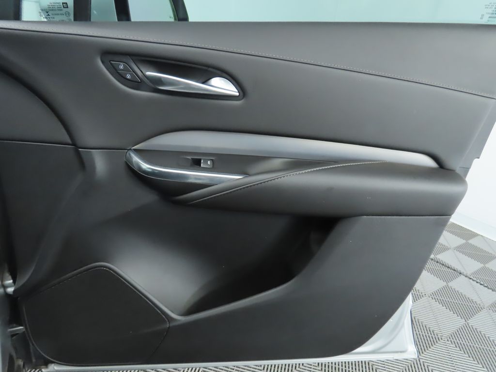 Thumbnail: 2022 Cadillac XT4 - 25