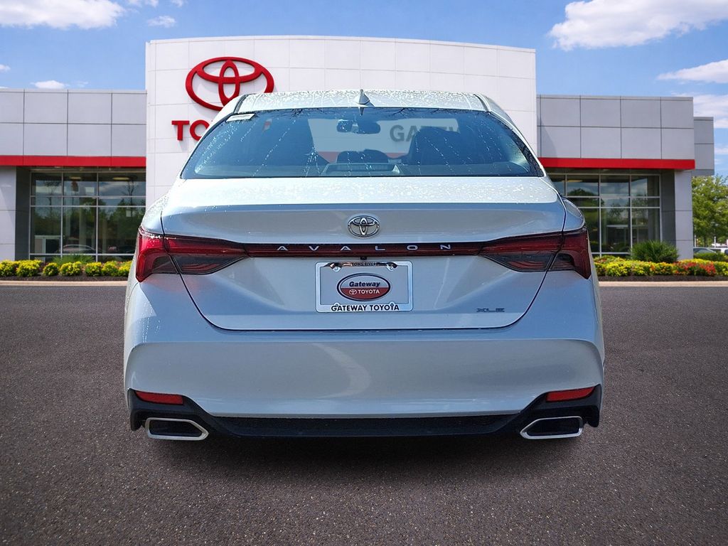 Thumbnail: 2019 Toyota Avalon - 6