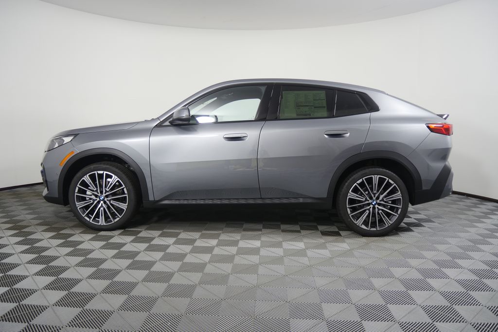 Thumbnail: 2027 BMW X2 - 7