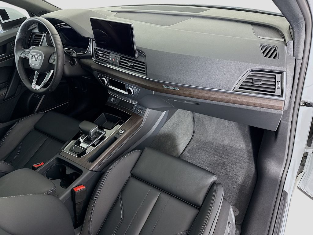 Thumbnail: 2025 Audi Q5 - 17