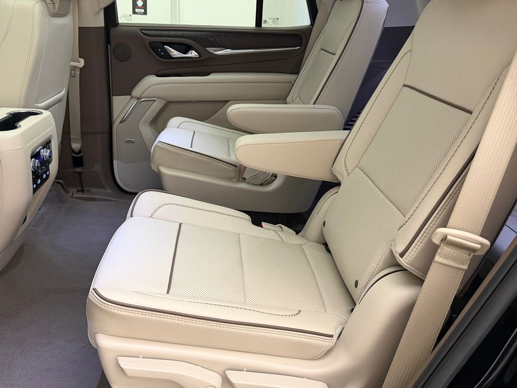 Thumbnail: 2024 GMC Yukon - 19