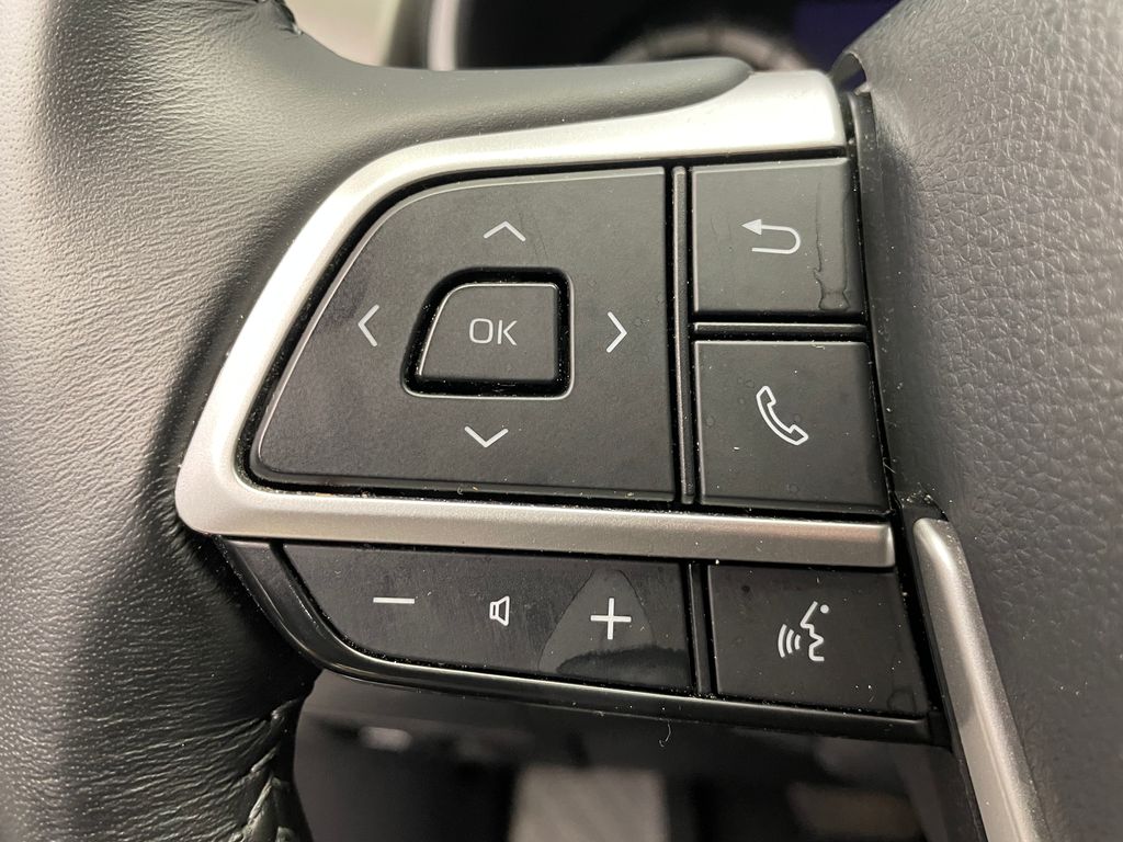 2023 Toyota Highlander XLE 22