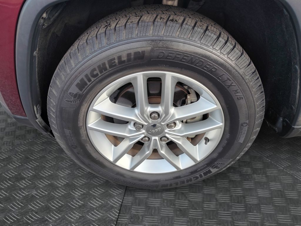 Used Car 2017 Jeep Grand Cherokee  Laredo For Sale Under $20,000 In Austin, Texas