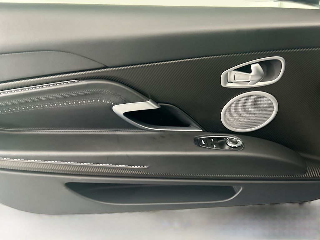 Thumbnail: 2018 Aston Martin DB11 - 23