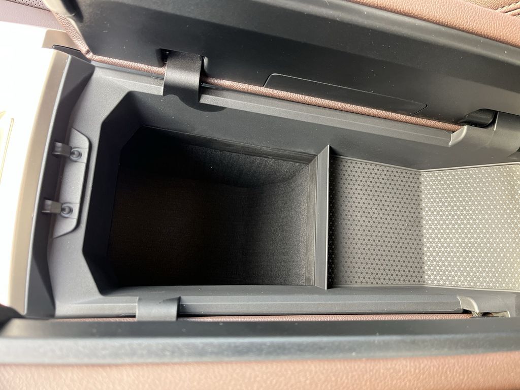 Thumbnail: 2026 BMW iX - 21