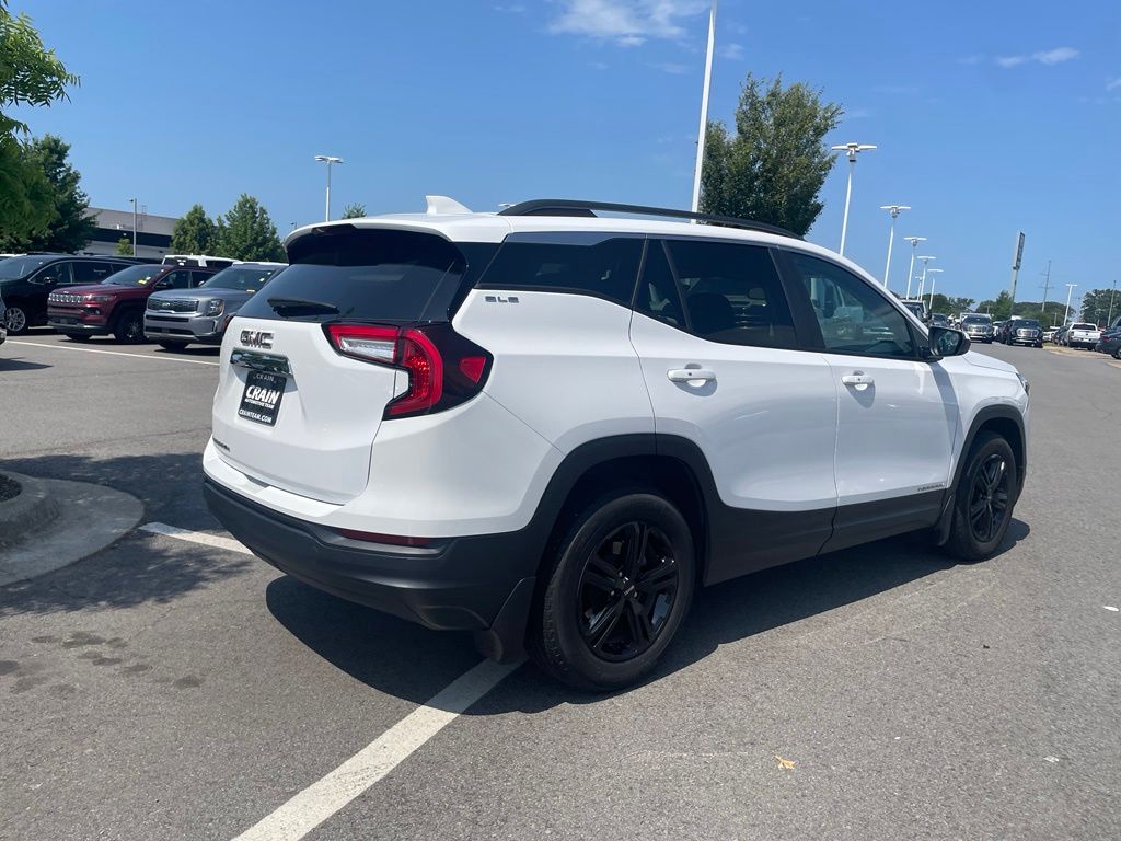 View vehicle photo 7