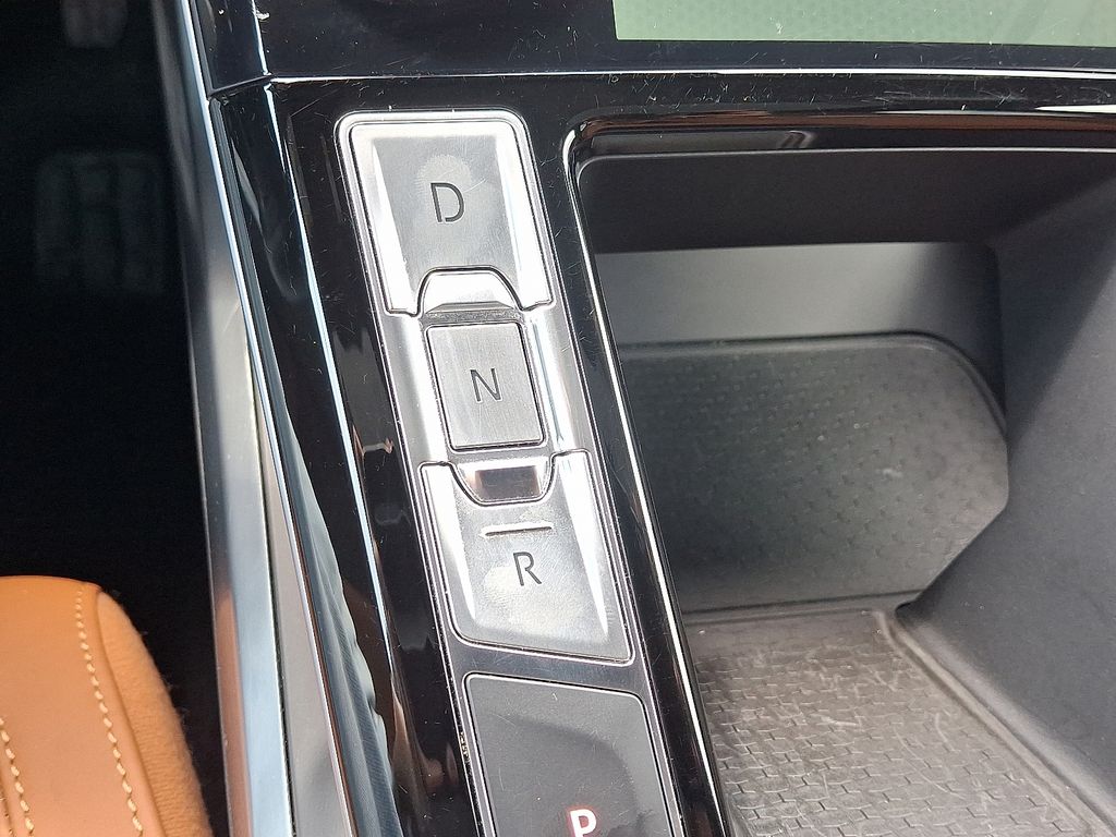 Thumbnail: 2020 Jaguar I-Pace - 19