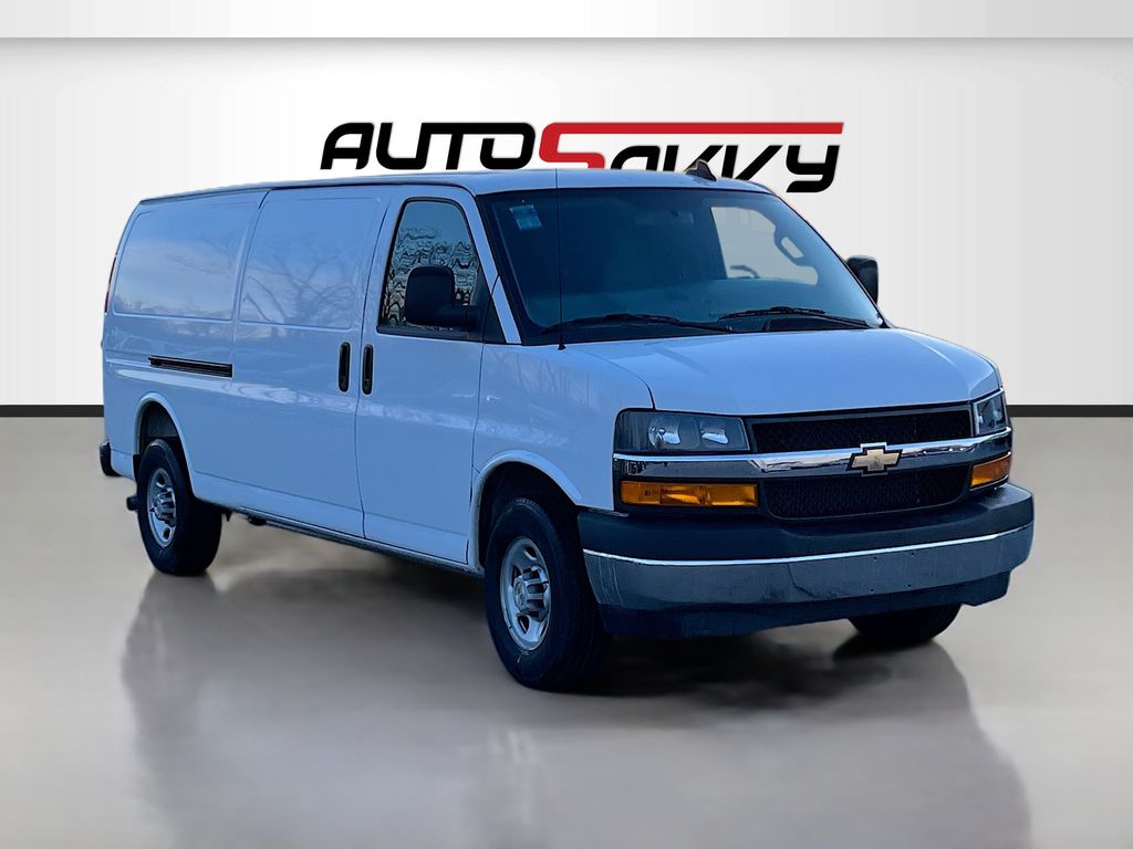 2025 Chevrolet Express 2500 Extended Work Van HD's photo