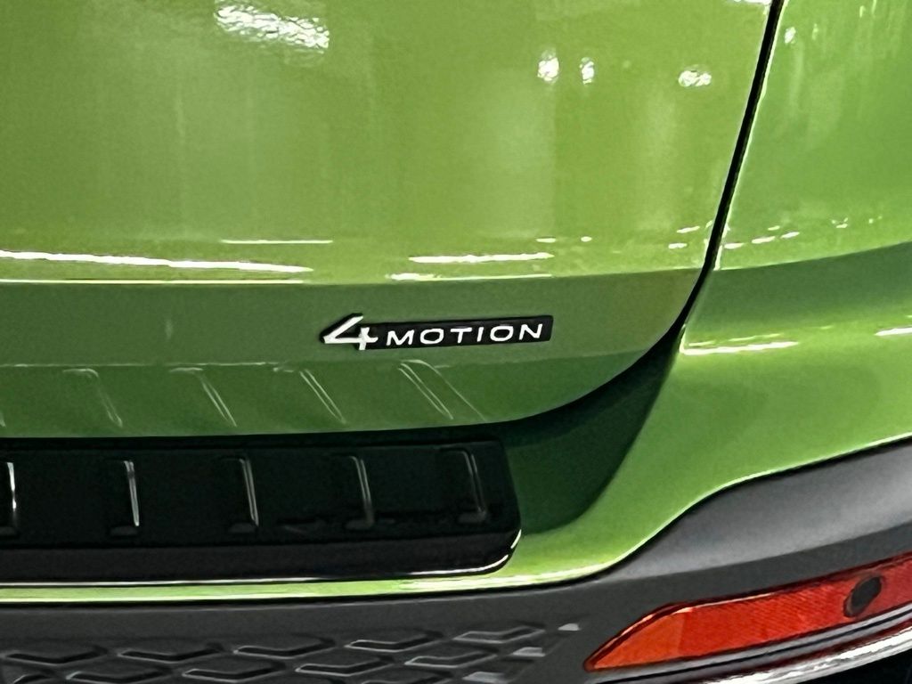 2025 Volkswagen Taos SEL - Photo 35