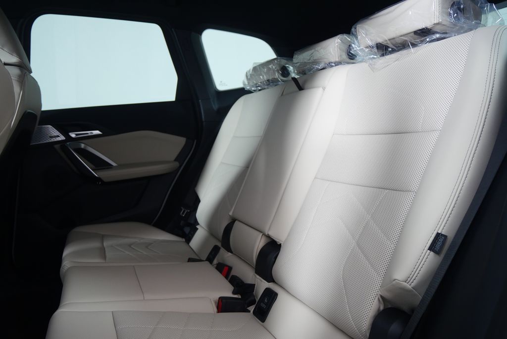 2025 BMW X1 xDrive28i 15