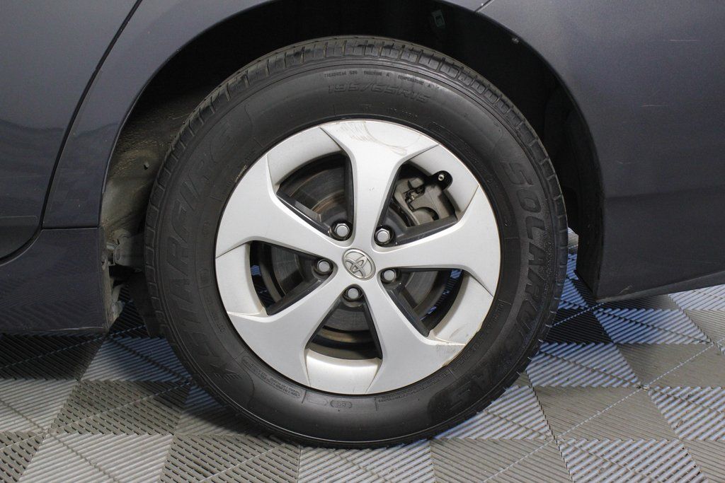 Thumbnail: 2012 Toyota Prius - 13