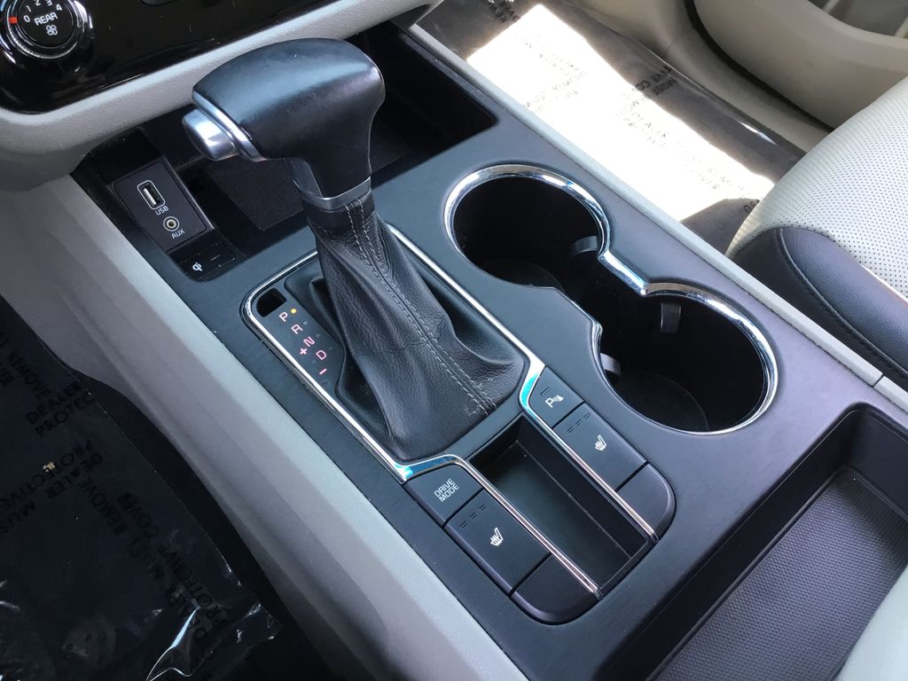 Thumbnail: 2019 Kia Sedona - 24