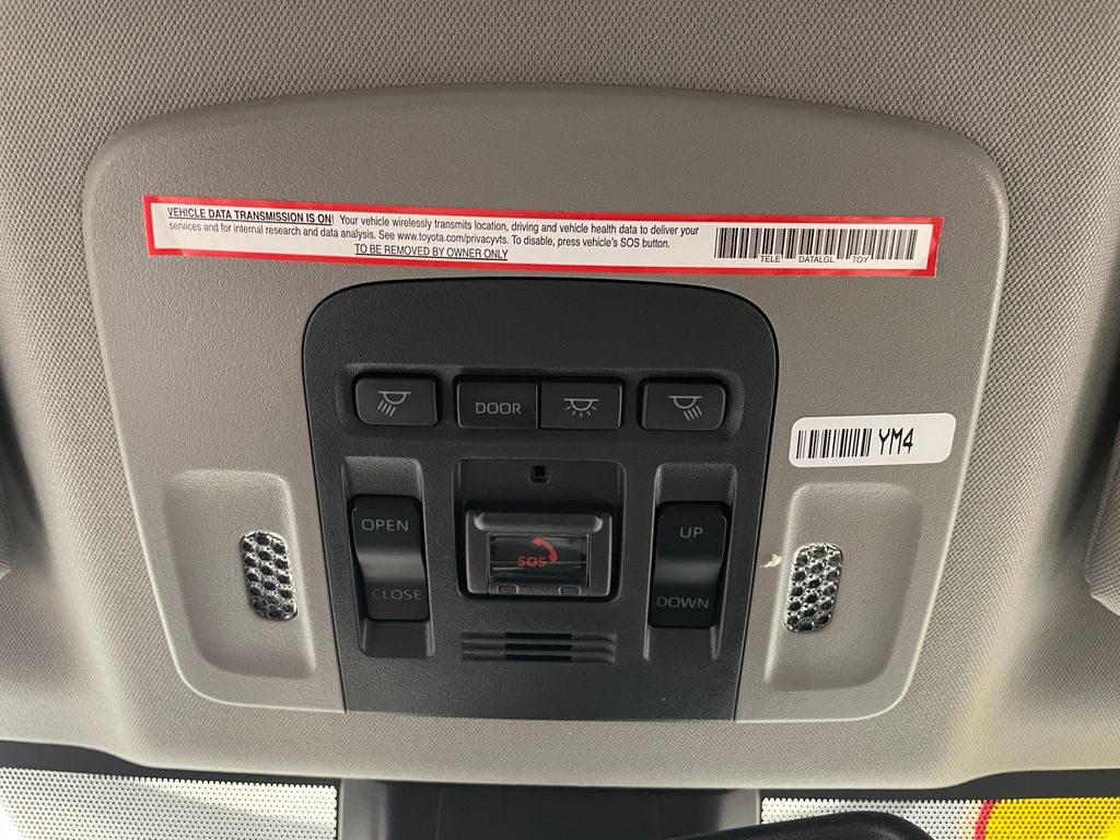 2023 Toyota Camry SE 32