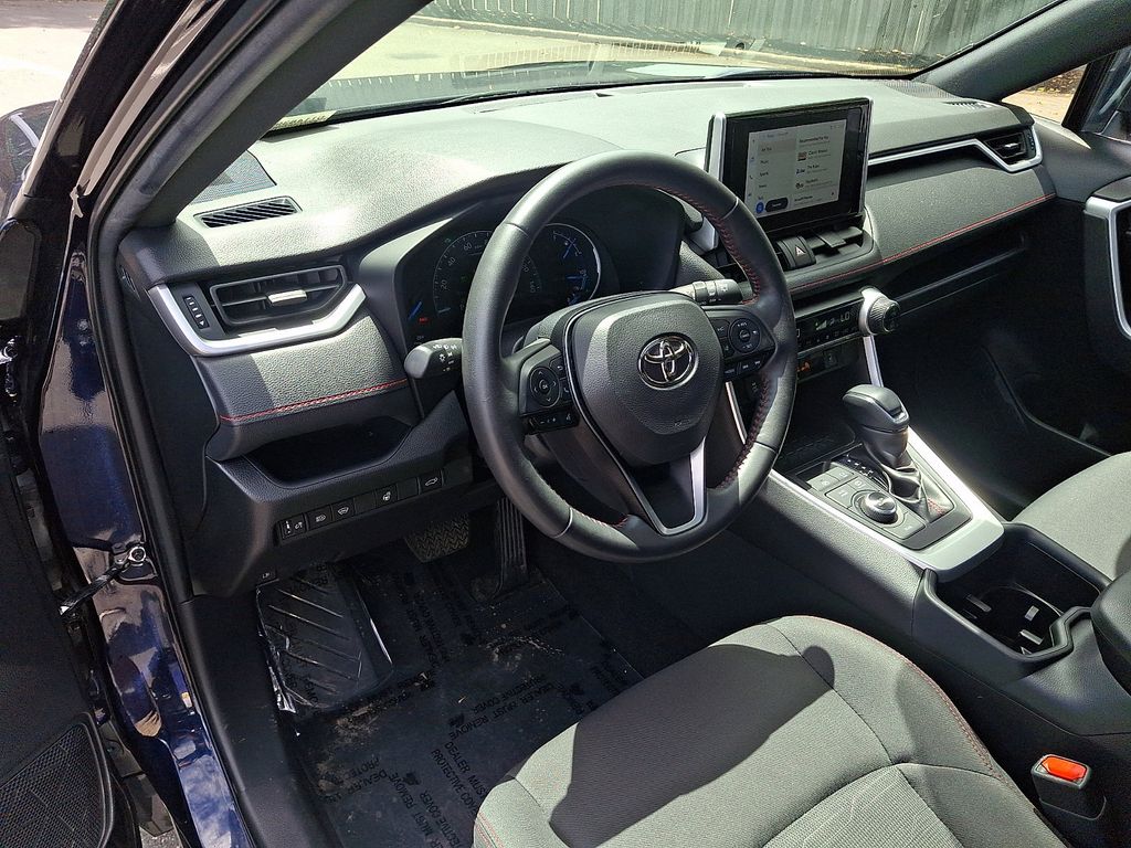 Thumbnail: 2023 Toyota RAV4 - 25