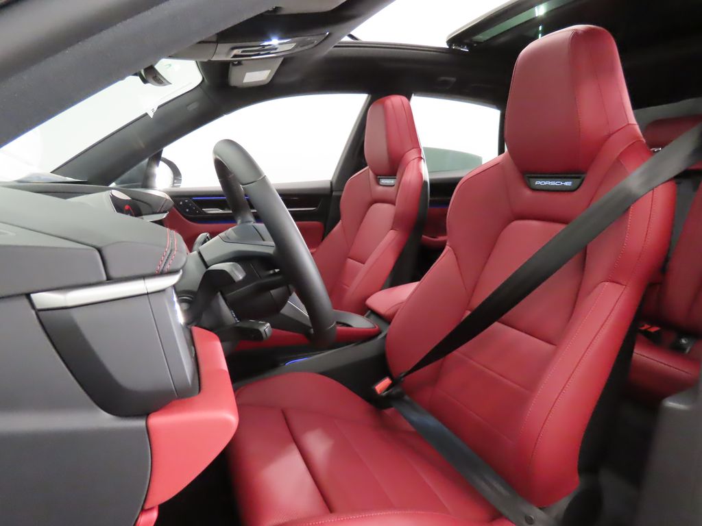 Thumbnail: 2025 Porsche Macan - 5