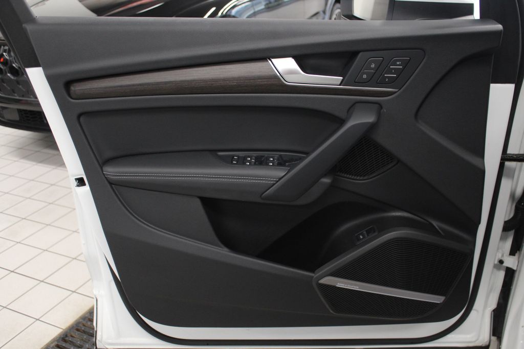 Thumbnail: 2024 Audi Q5 - 14