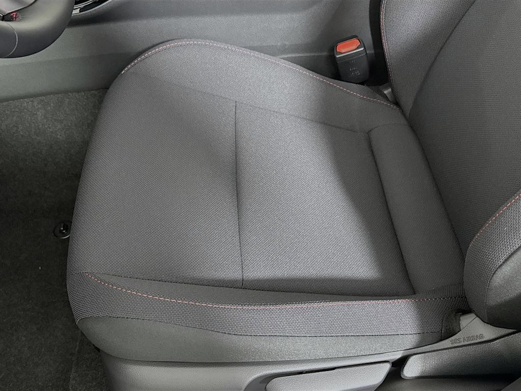 2026 Toyota Prius Plug-in Hybrid SE - Photo 20