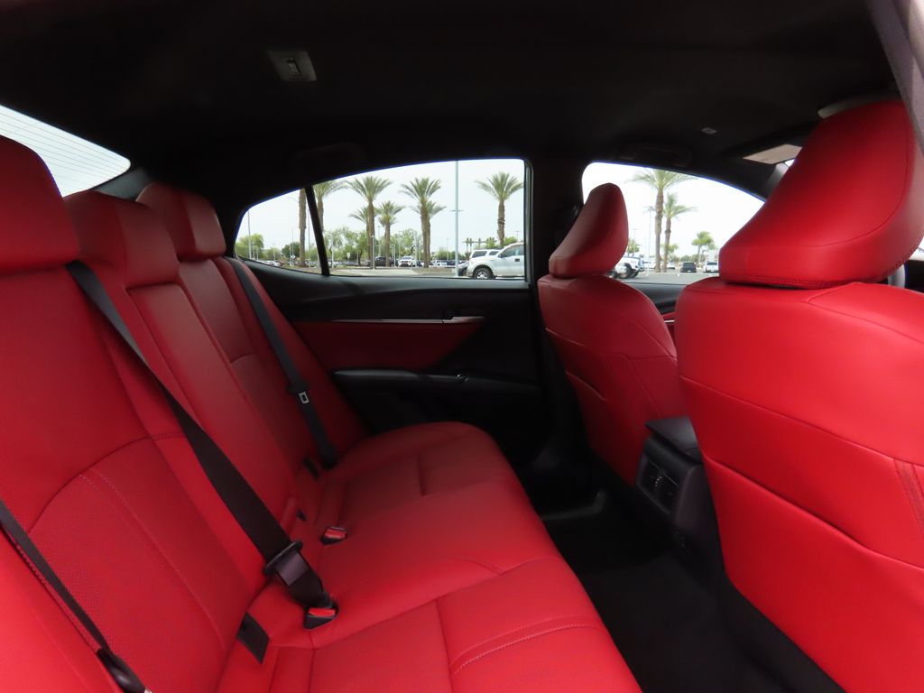 2025 Toyota Camry XSE 21
