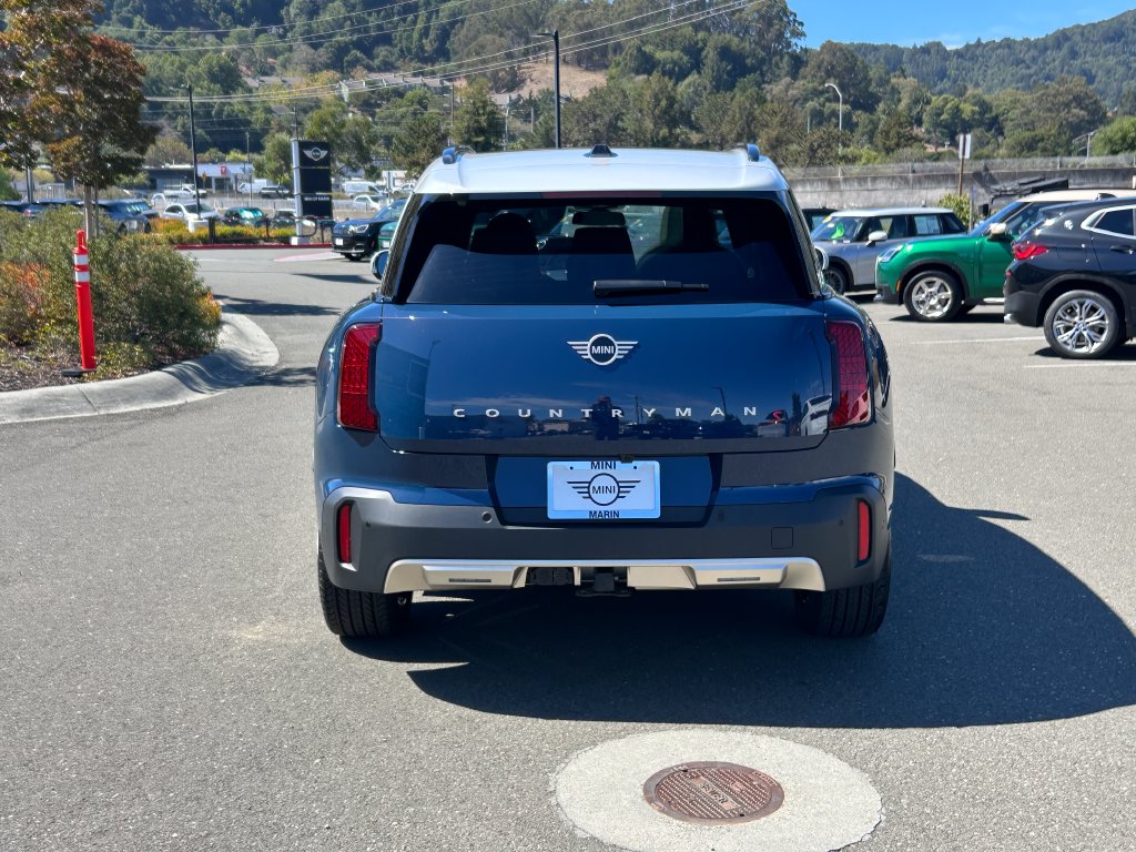 Thumbnail: 2027 MINI Cooper Countryman - 4
