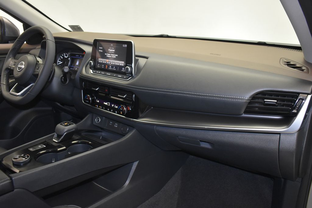 Thumbnail: 2023 Nissan Rogue - 25