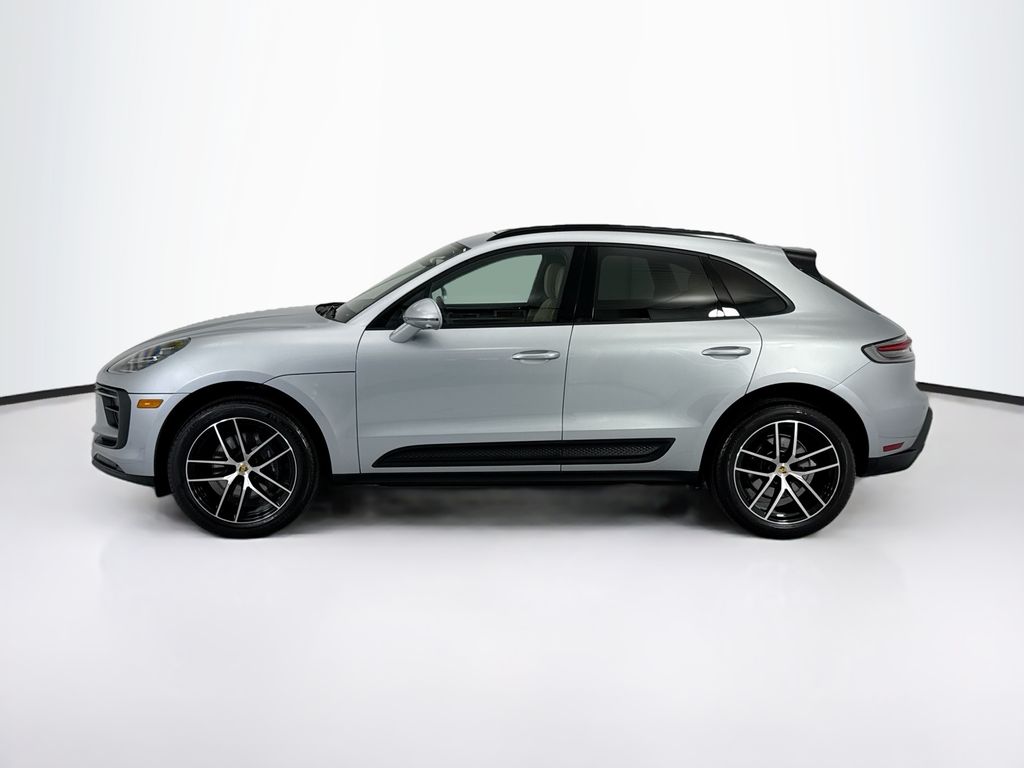 Thumbnail: 2025 Porsche Macan - 2