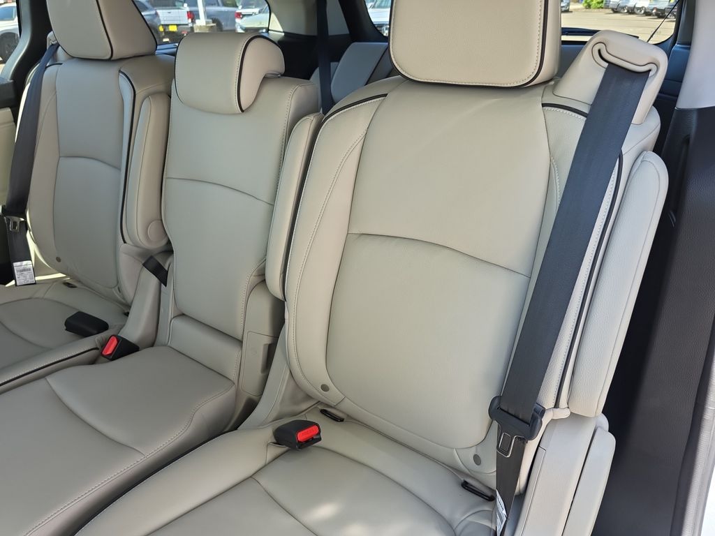 New 2026 Silver Honda Touring image 17