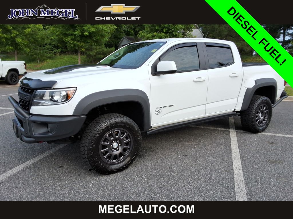 Summit White 2022 Chevrolet Colorado Pickup Truck Four-Wheel Drive 6-Speed Automatic